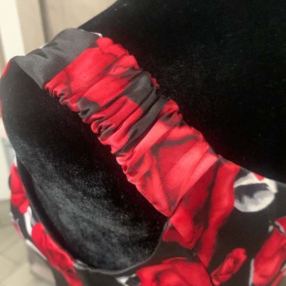 White House Black Market Red Rose Floral Satin Party Sun Dress Women's Size 0 - Picture 6 of 13